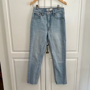 Abercrombie & Fitch (A&F) The Skinny High Rise Jeans 25 short / 0S
